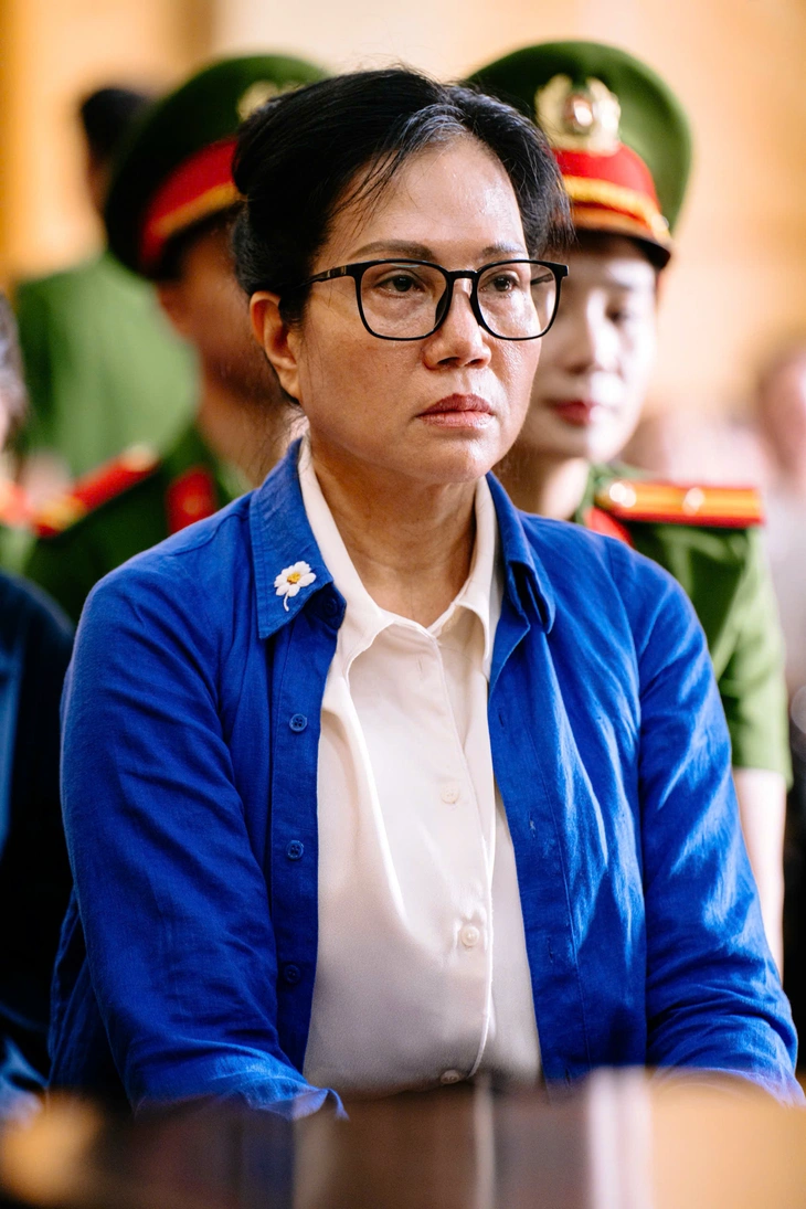 SJC đòi sếp cũ Lê Thúy Hằng bồi thường thiệt hại bằng vàng - Ảnh 1.