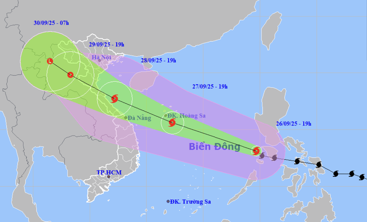 Bão Bualoi vừa vào Biển Đông, dự báo đổ bộ Thanh Hóa - Quảng Trị đêm 28-9  - Ảnh 1.