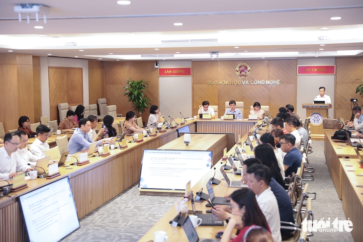 Ứng dụng AI vào bậc tiểu học, phải có 'hàng rào' bảo vệ học sinh - Ảnh 1.