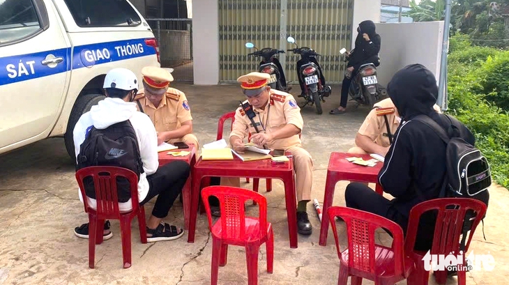 Liên tiếp học sinh gặp tai nạn giao thông ở Đắk Lắk, 39 em tử vong trong 9 tháng  - Ảnh 2.