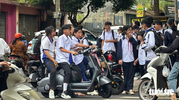 Liên tiếp học sinh gặp tai nạn giao thông ở Đắk Lắk, 39 em tử vong trong 9 tháng  - Ảnh 6.