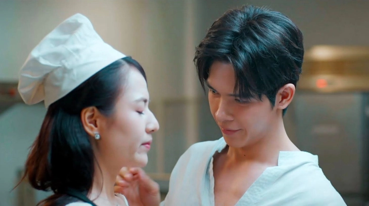 Denis Đặng vào vai tổng tài: Cái chỉ tay thì giống, diễn xuất thì chưa - Ảnh 1.