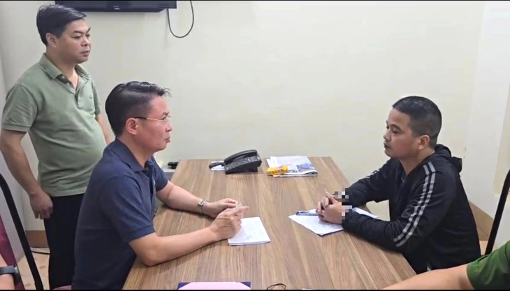 Bắt nghi phạm đâm chết vợ và hai người đàn ông khác trong đêm - Ảnh 2.