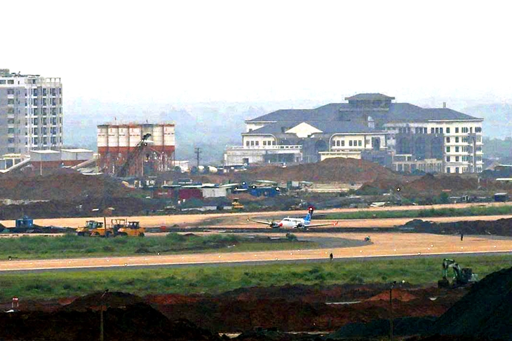 Máy bay lần đầu tiếp cận đường bay sân bay Long Thành - Ảnh 2.