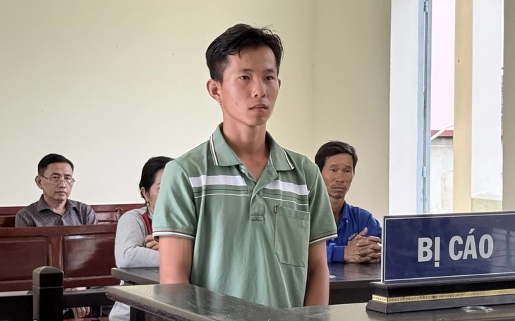 Hai thanh niên bị bắt vì mua súng trên mạng xã hội để đi bắn chim - Ảnh 2.