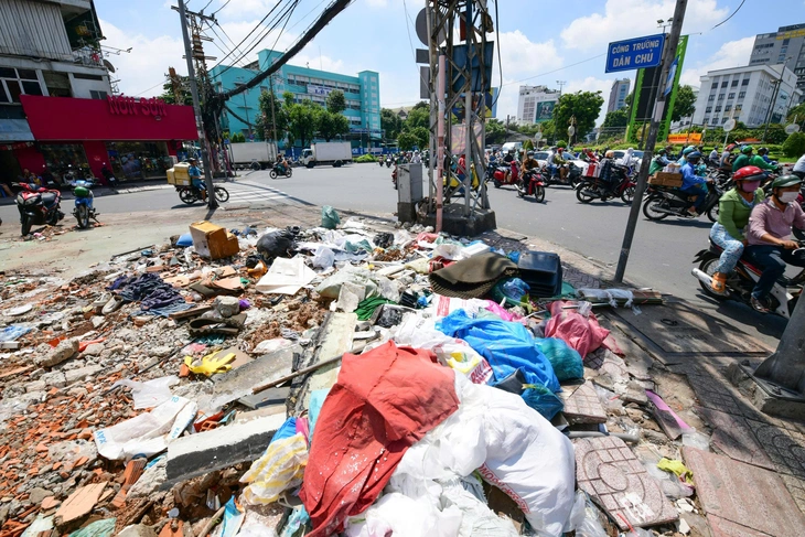Phân loại rác tại nguồn vẫn “ì ạch” - Ảnh 3.