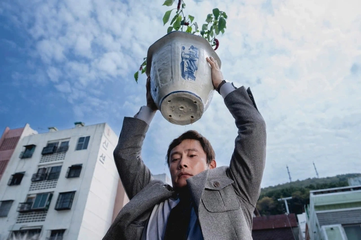 No other choice của Park Chan Wook dẫn đầu phòng vé Hàn  - Ảnh 3.