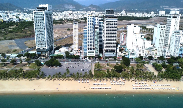 Thu hồi 1.815m² 'đất vàng' bên bờ biển ở Nha Trang - Ảnh 1.