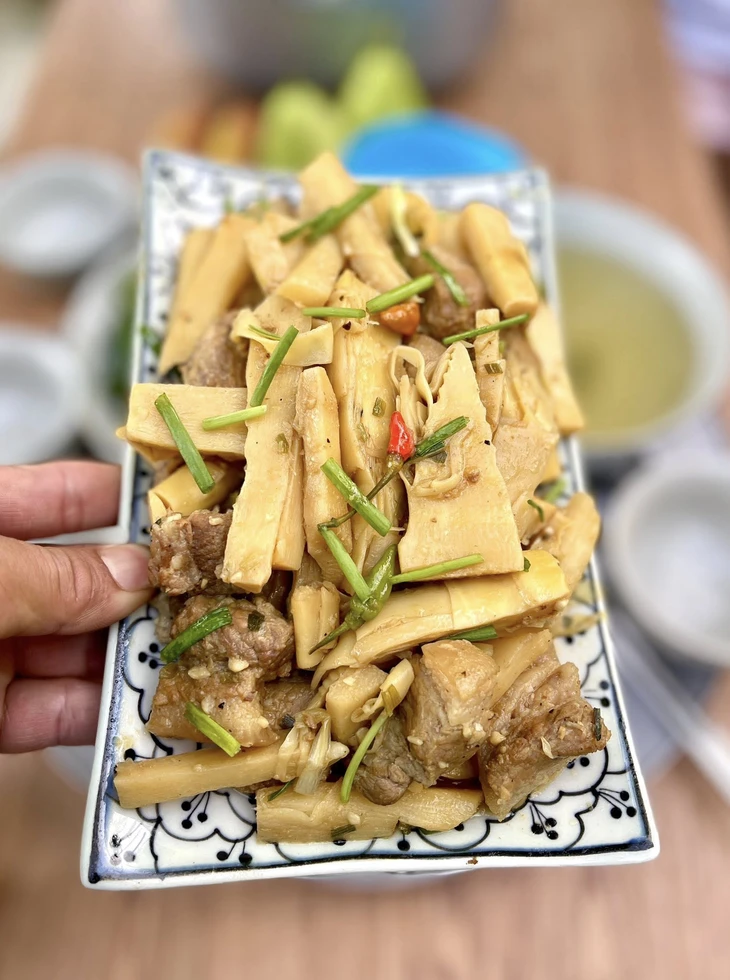 Anh kỹ sư cầu đường Đông Nguyễn và những bữa cơm cá kho, canh rau, xôi hấp - Ảnh 4.