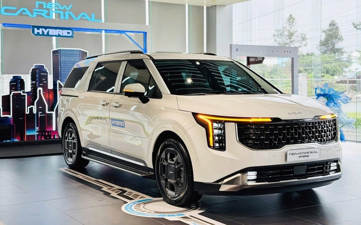 Kia Carnival hybrid ở Việt Nam có bản VIP: Đắt thêm 80 triệu, được ghế massage, điều khiển cảm ứng - Ảnh 2.