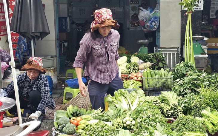 Giá một cái bánh trung thu bằng bao gạo thì người nghèo tiền đâu mua? - Ảnh 3.