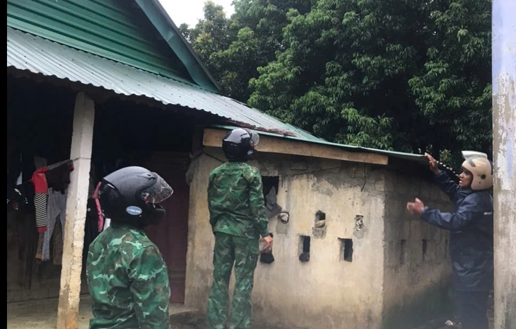 Chống bão Bualoi: Hà Tĩnh cấm biển, bắt đầu sơ tán dân; Bộ đội nhiều nơi ra đồng gặt lúa giúp dân - Ảnh 3.