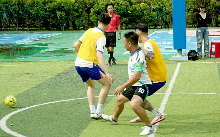 Giải bóng đá công nhân, viên chức Việt Nam 2025: Ẩn số tân binh Vĩnh Long - Ảnh 2.