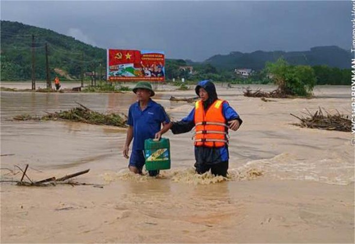Mưa lớn trước bão số 10, nhiều xã vùng cao Thanh Hóa bị ngập lụt - Ảnh 1.