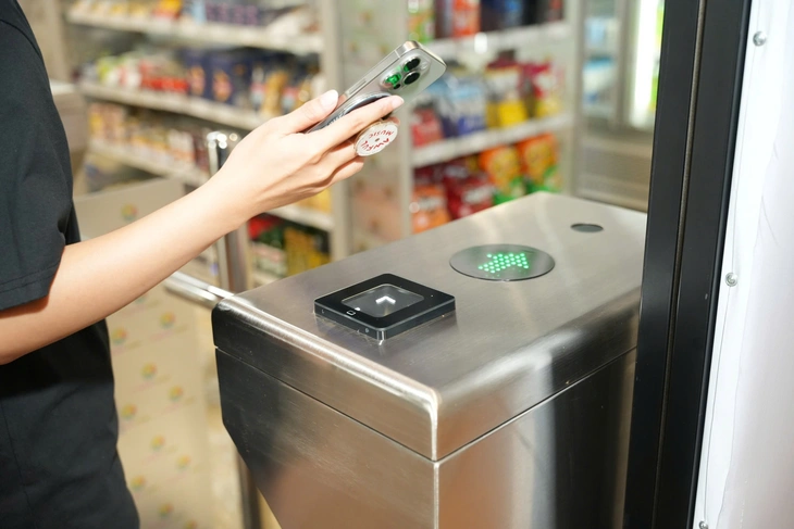 Menas ra mắt cửa hàng bán lẻ tự động MENA TAP & GO  - Ảnh 2.