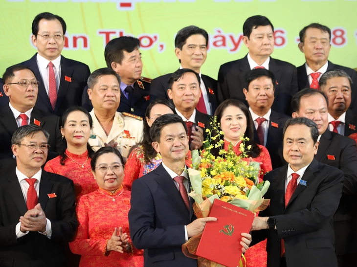 Chủ nhiệm Văn phòng Quốc hội Lê Quang Tùng làm Bí thư Thành ủy Cần Thơ - Ảnh 1.