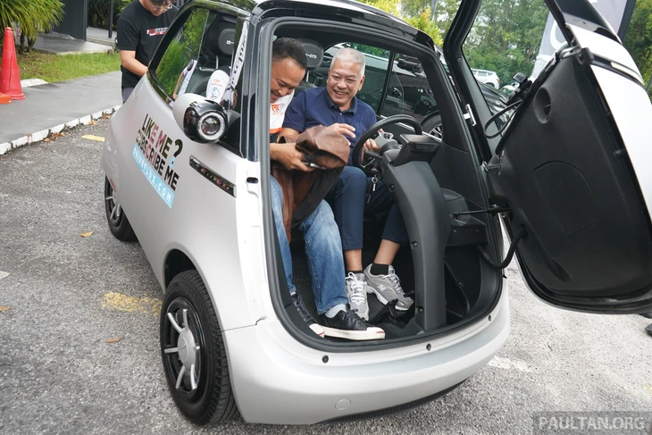 Ô tô điện mini Microlino to cỡ mô tô Honda Gold Wing, 228km/sạc, liệu có về Việt Nam? - Ảnh 24.