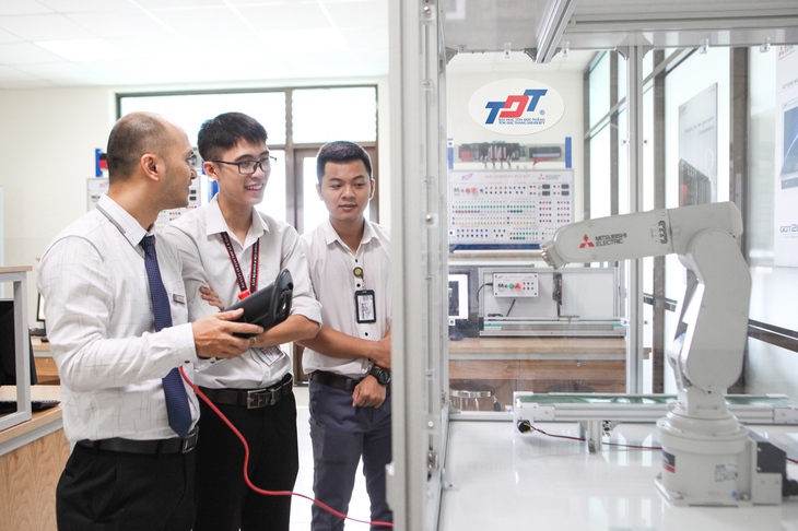 4 nhà khoa học TDTU được xếp hạng 'nhà nghiên cứu có ảnh hưởng thế giới 2025' - Ảnh 2.
