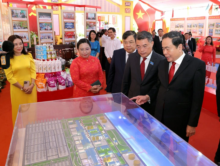 Chủ tịch Quốc hội nêu điều kiện tiên quyết để phát triển Cần Thơ - Ảnh 1.