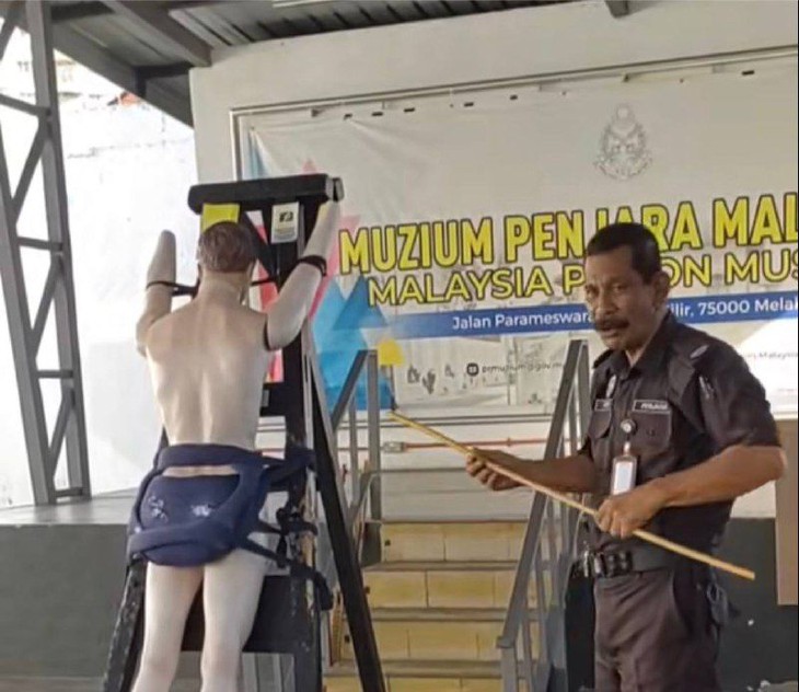 Quan chức Liên đoàn bóng đá Malaysia có thể bị phạt roi - Ảnh 2.