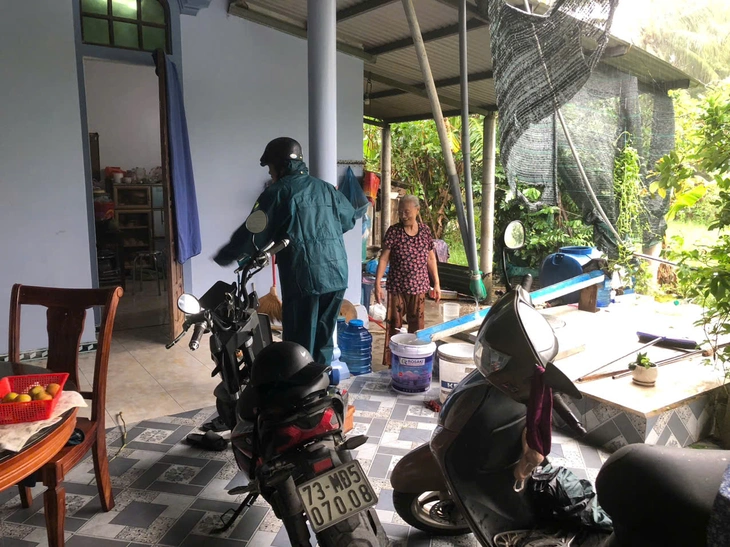 Bão Bualoi: 1 người chết, 4 người mất tích, 28.000 người dân đi tránh bão - Ảnh 8.