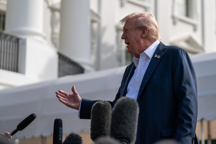 Bang Oregon phản đối kịch liệt việc ông Trump điều quân đến Portland - Ảnh 1.