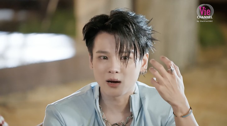 Chuyện gì đang xảy ra khi cả dàn Anh trai say hi viral vì khóc? - Ảnh 2.