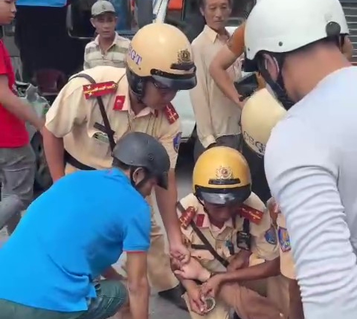 Trộm ô tô từ Lâm Đồng chạy đến Tây Ninh bị công an vây bắt - Ảnh 1.