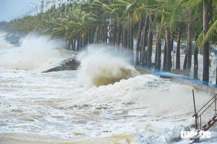 Bão Bualoi: Hà Tĩnh, Nghệ An, Quảng Trị ngổn ngang, mưa gió tơi bời - Ảnh 31.