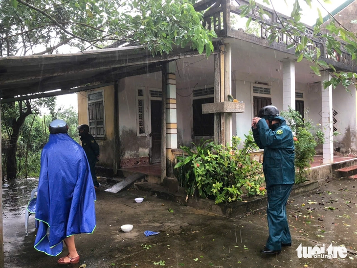 Bão Bualoi: Hà Tĩnh, Nghệ An, Quảng Trị ngổn ngang, mưa gió tơi bời - Ảnh 39.