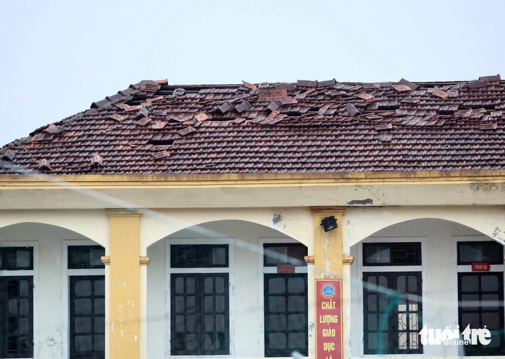 Bão Bualoi: Hà Tĩnh, Nghệ An, Quảng Trị ngổn ngang, mưa gió tơi bời - Ảnh 16.