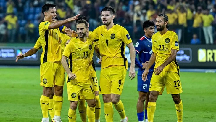 Hai đội tuyển từng bị FIFA phạt nặng khi gian lận giống Malaysia - Ảnh 1.
