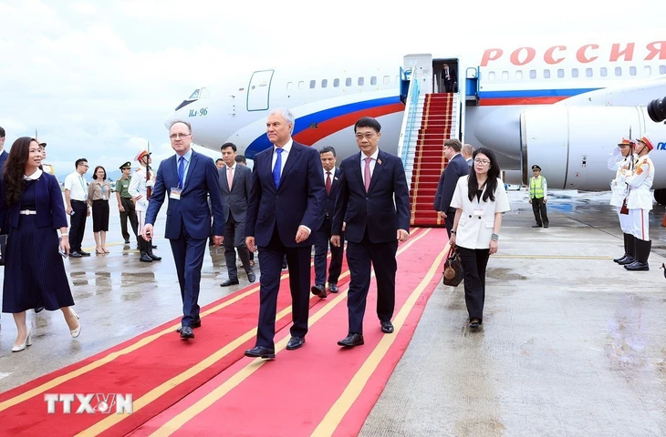 Chủ tịch Hạ viện Nga bắt đầu thăm Việt Nam - Ảnh 2.
