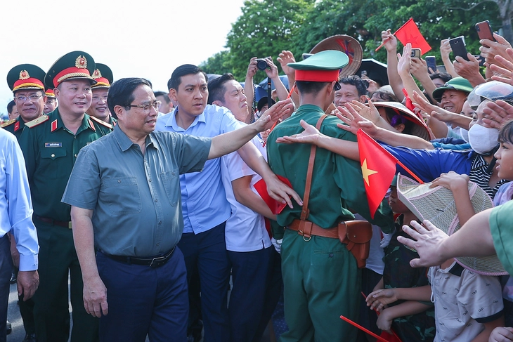 Khánh thành cầu Phong Châu mới sớm 3 tháng, tiết kiệm 196 tỉ đồng - Ảnh 4.