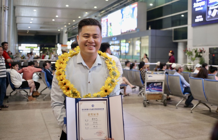 Lại Lý Huynh vô địch cờ tướng thế giới vào đúng ngày sinh nhật của vợ và con - Ảnh 1.