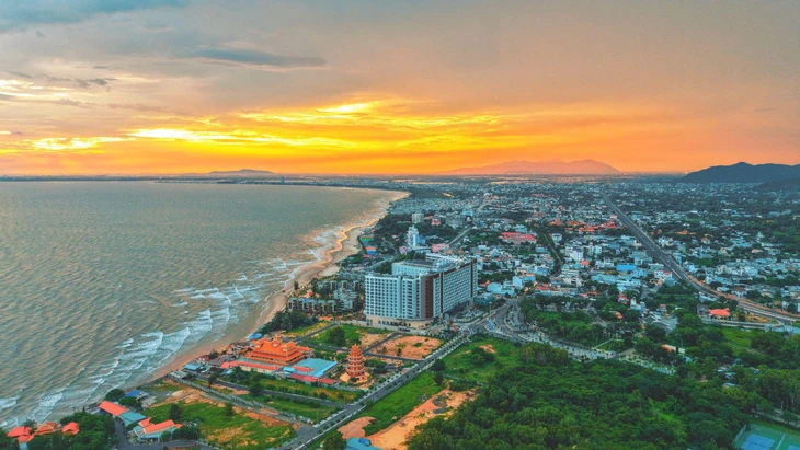 Resort biển sắp vận hành hấp dẫn dòng tiền đầu tư - Ảnh 2.