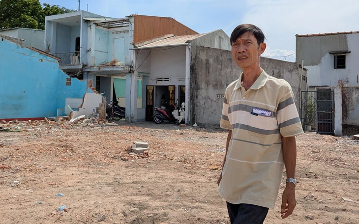 Vụ dân không chịu giải tỏa mở rộng cảng Quy Nhơn: thu hồi đất tái định cư nếu không di dời - Ảnh 3.