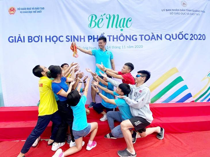 Đỗ Huy Long: Người thầy tuyệt vời trên đường đua xanh - Ảnh 1.