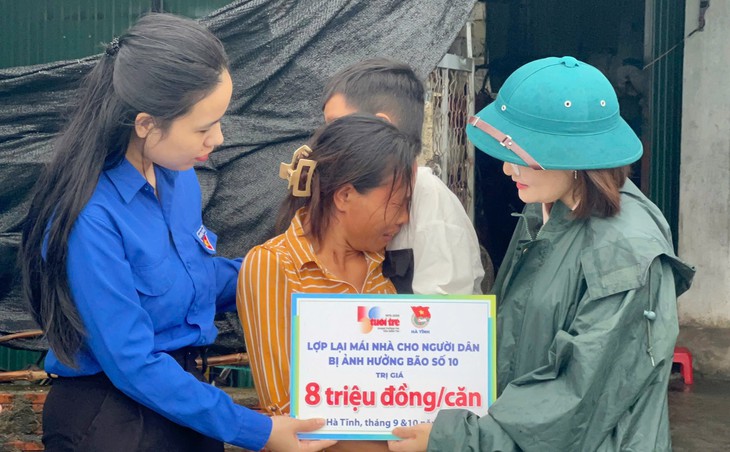 19 người chết, 13 người mất tích, hơn 100.000 nhà dân tốc mái sau bão Bualoi - Ảnh 3.