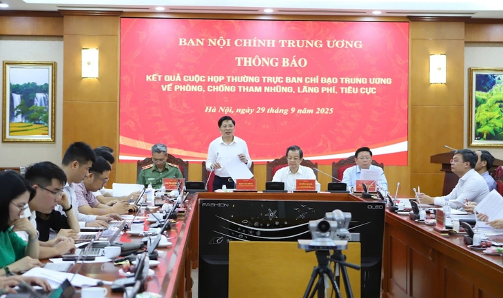 Tổng Bí thư nêu nạn 'quan - thương' câu kết băng nhóm như Tuấn 'thần đèn', Vi 'ngộ', Mạnh 'gỗ' - Ảnh 2.