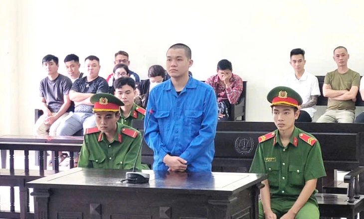 Thắng bạc tại Campuchia, mua ma túy đem về Việt Nam, lãnh 20 năm tù - Ảnh 1.