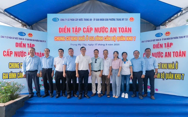 Cấp nước TP.HCM có hotline chung, 11 triệu người dân cần nhớ một đầu số - Ảnh 2.