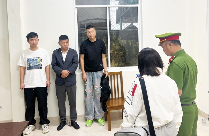 3 người Trung Quốc giam cầm đồng hương ở nhà nghỉ, đòi tiền nợ thua bạc - Ảnh 1.