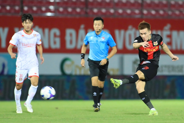 CLB Ninh Bình bắt đầu nếm mùi V-League - Ảnh 1.
