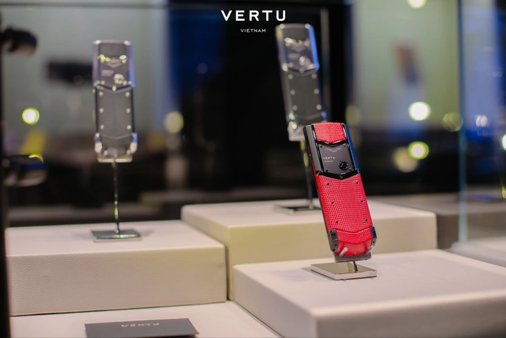 Vertu Signature V và bài toán giữ chất riêng trong thời đại cá nhân hóa - Ảnh 4.