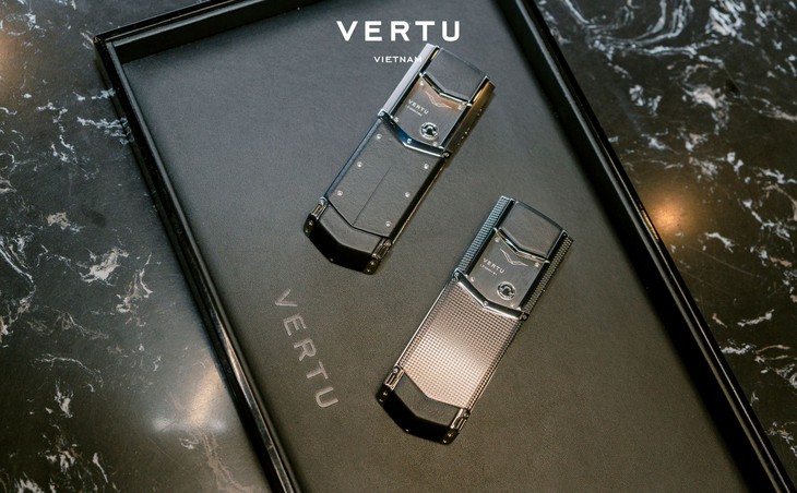 Vertu Signature V và bài toán giữ chất riêng trong thời đại cá nhân hóa - Ảnh 2.
