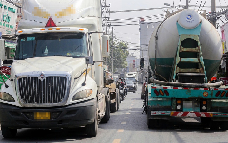 TP.HCM yêu cầu đẩy nhanh thủ tục để mở rộng đường 'tử thần' Nguyễn Duy Trinh - Ảnh 2.