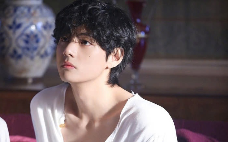Truyền thông Anh bình chọn V BTS là 'Người đàn ông đẹp trai nhất thế giới' 3 năm liên tiếp - Ảnh 4.