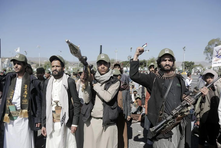 Houthi tấn công trụ sở Bộ Tổng tham mưu quân đội Israel, cảnh báo 'ngày đen tối' với Israel - Ảnh 1.