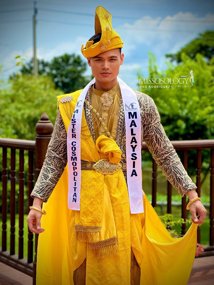 Đinh Sỹ Tú mang trang phục ‘Con rồng cháu tiên’ đến Mr Cosmopolitan 2025 - Ảnh 9. Mr Cosmopolitan - Ảnh 9.